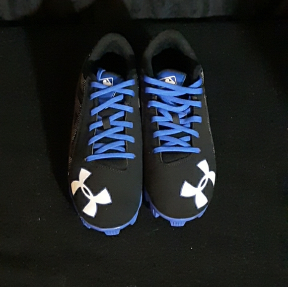 Sneakers - Picture 3 of 7